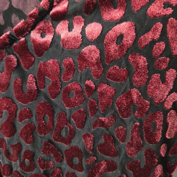 Forever 21 sheer leapard velvet Burgundy red V neck bodysuit - Picture 3 of 8